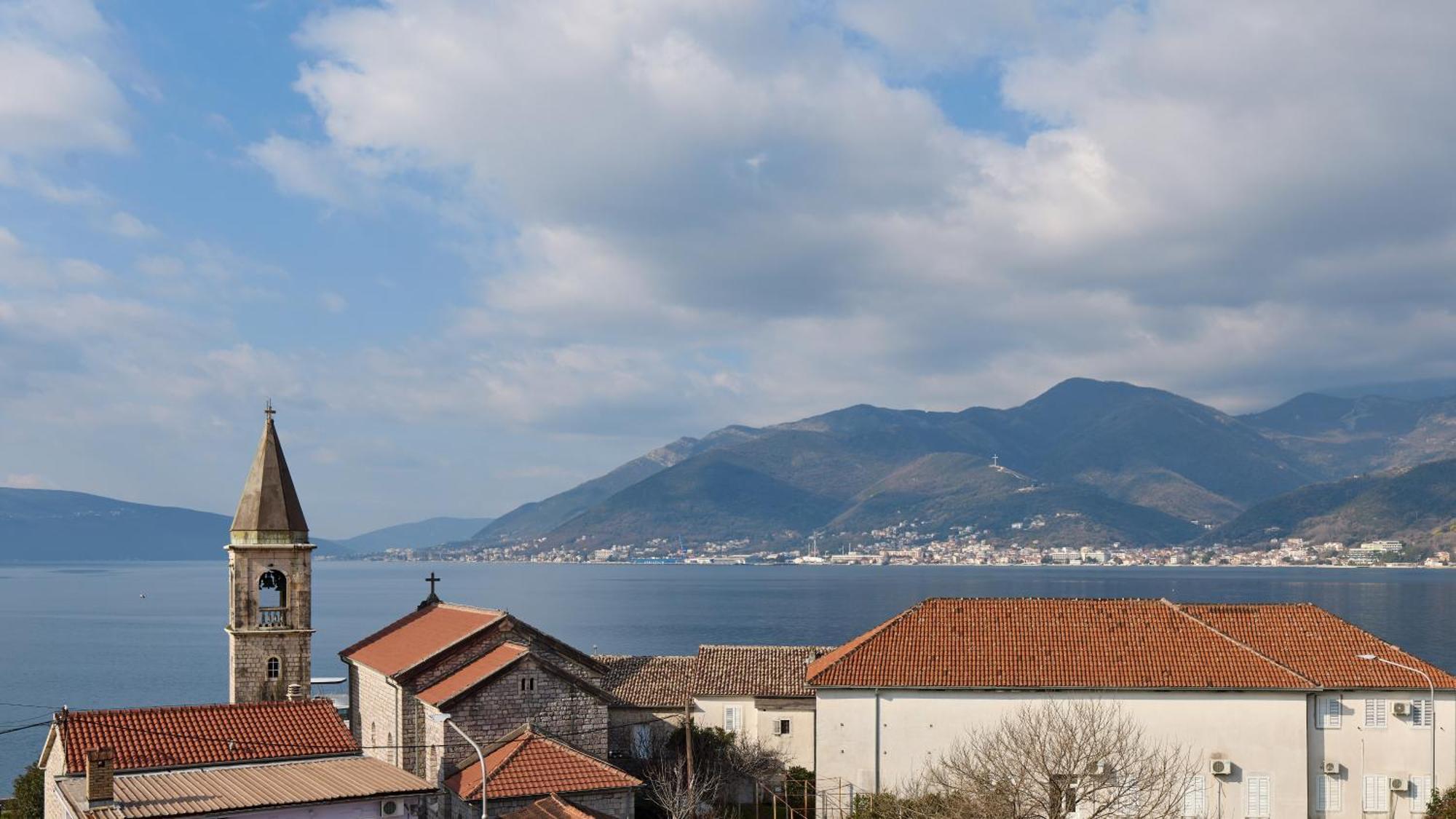 Bayview Studio Apartment Tivat Exterior foto