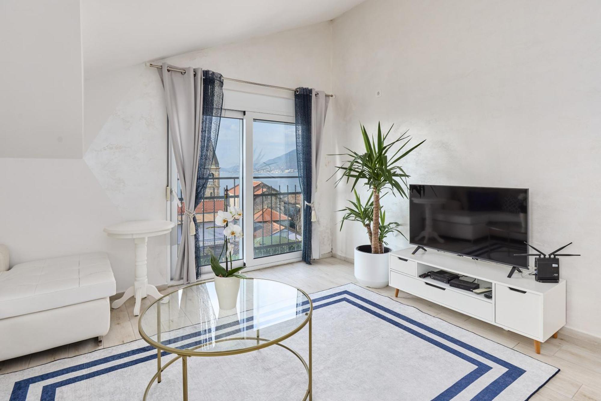 Bayview Studio Apartment Tivat Exterior foto