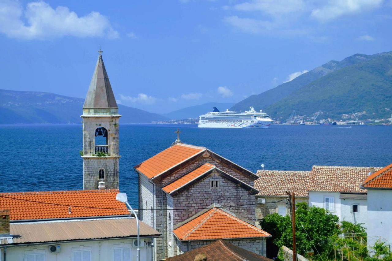 Bayview Studio Apartment Tivat Exterior foto